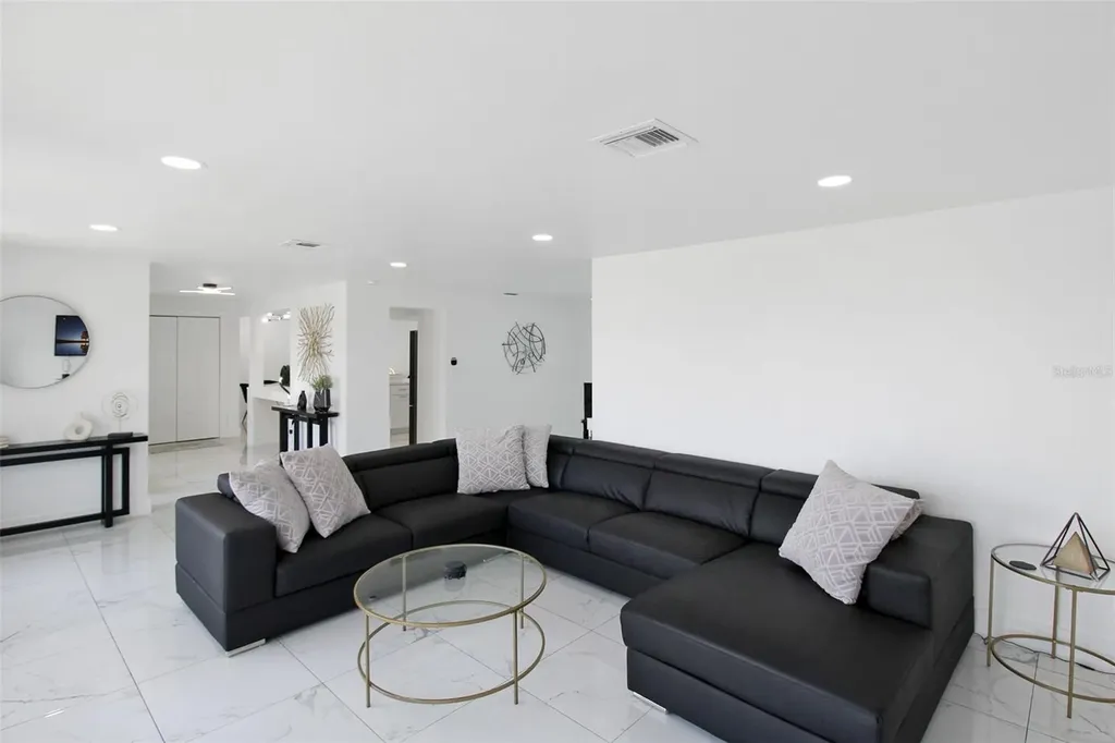 945 Bal Harbor Boulevard Punta Gorda FL 33950