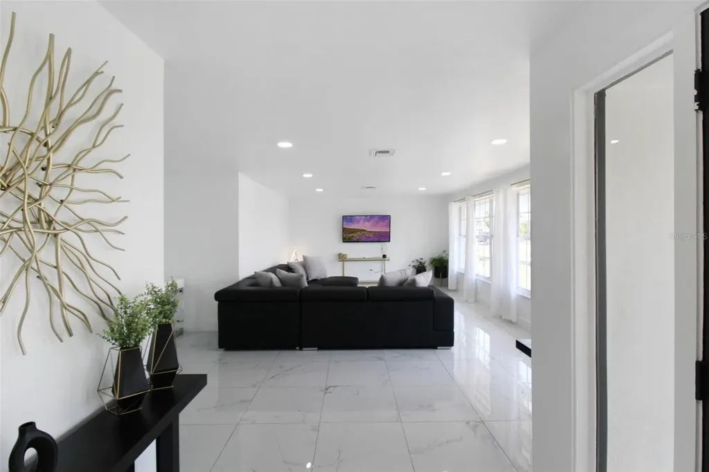 945 Bal Harbor Boulevard Punta Gorda FL 33950