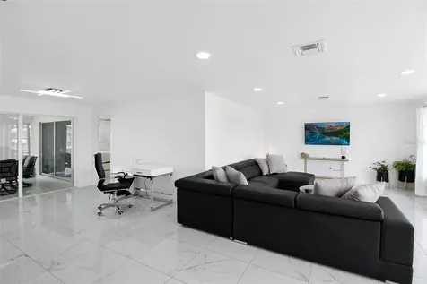 945 Bal Harbor Boulevard Punta Gorda FL 33950