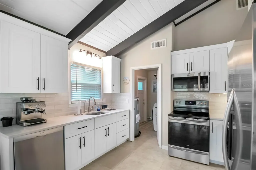 5824 Wildwood Avenue Sarasota FL 34231