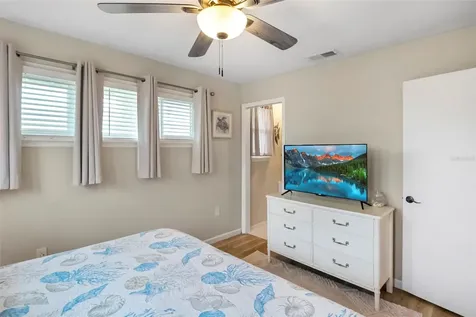 5824 Wildwood Avenue Sarasota FL 34231