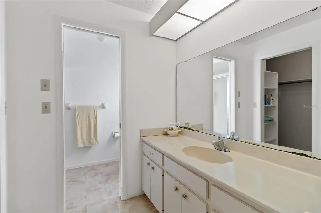 2271 Pine View Circle Sarasota FL 34231