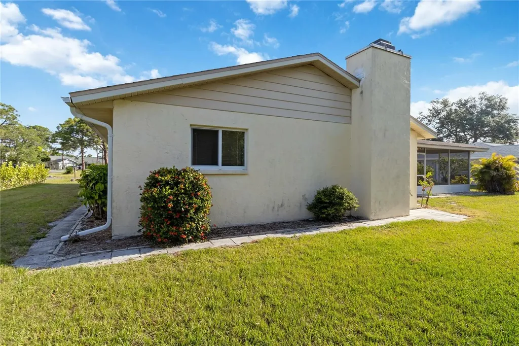 2271 Pine View Circle Sarasota FL 34231