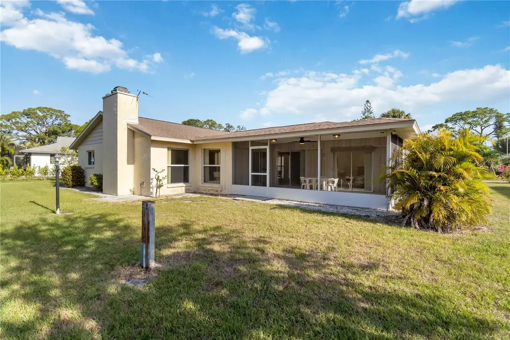 2271 Pine View Circle Sarasota FL 34231