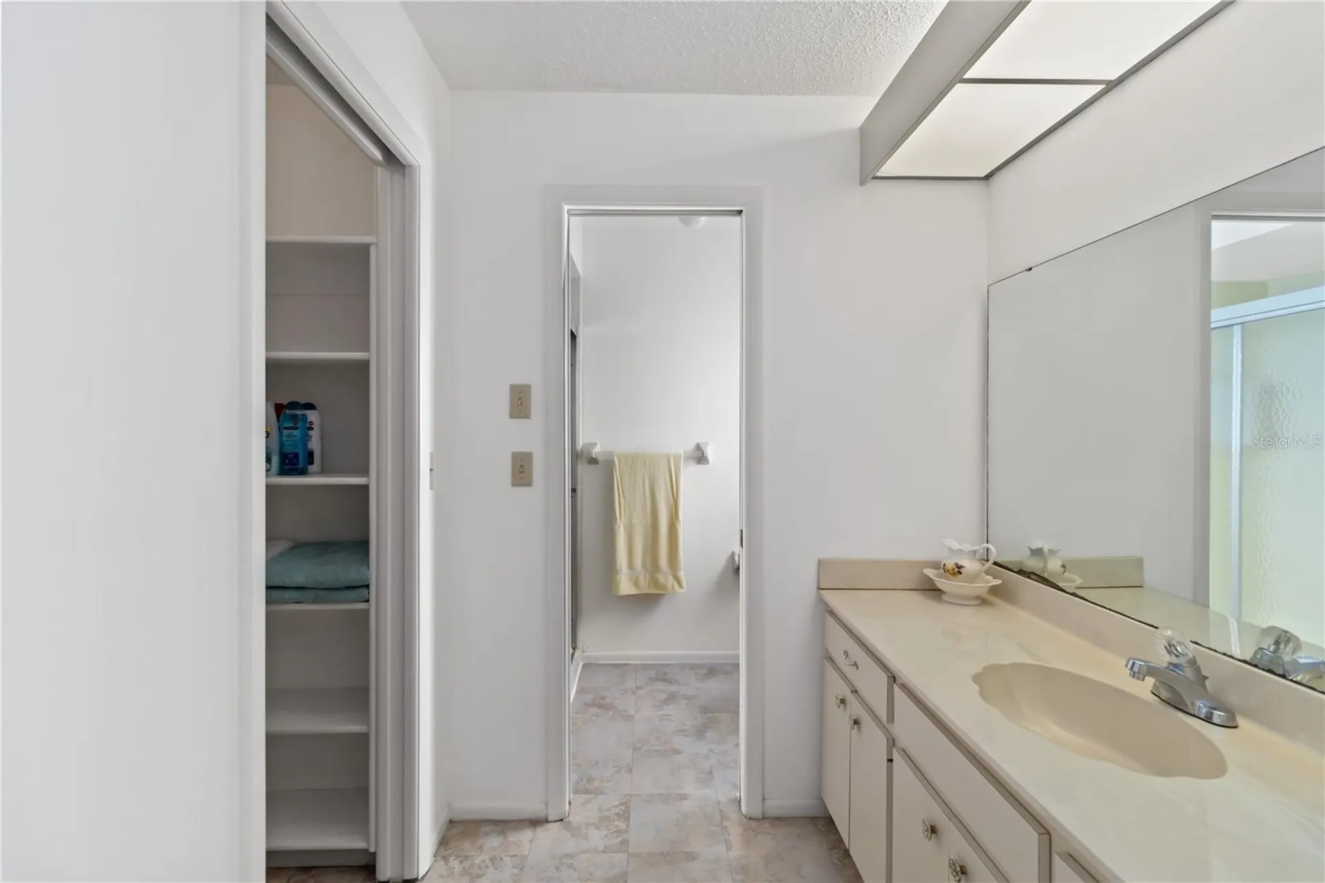 2271 Pine View Circle Sarasota FL 34231