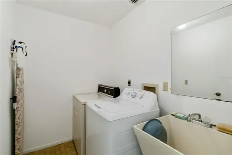 2271 Pine View Circle Sarasota FL 34231