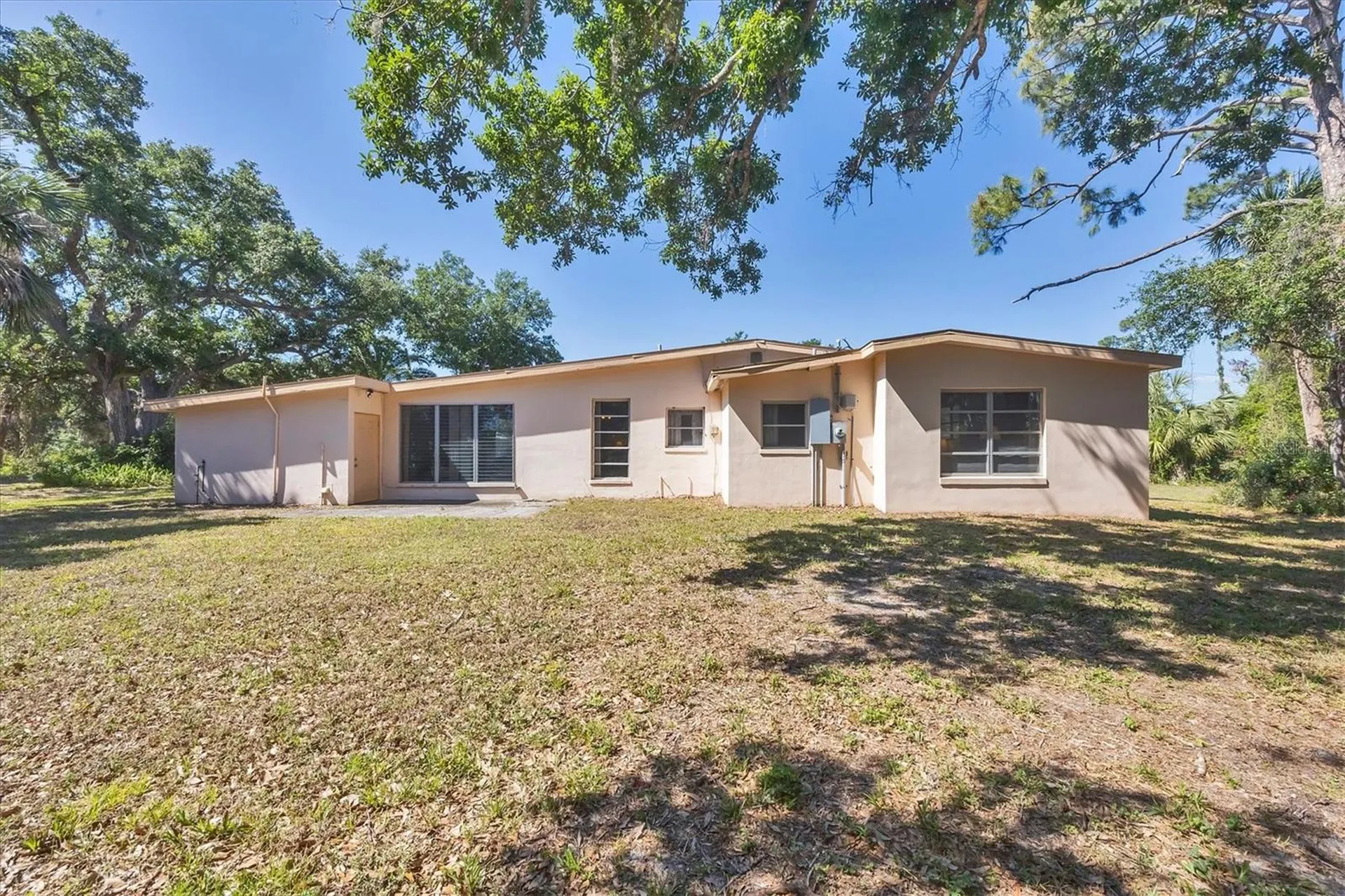 2538 Lakeshore Circle Port Charlotte FL 33952