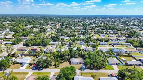 2538 Lakeshore Circle Port Charlotte FL 33952