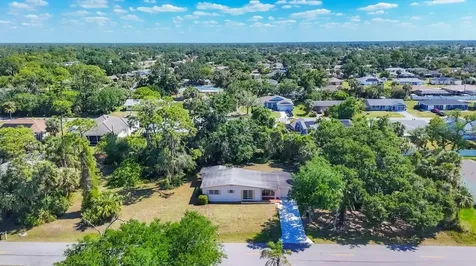 2538 Lakeshore Circle Port Charlotte FL 33952