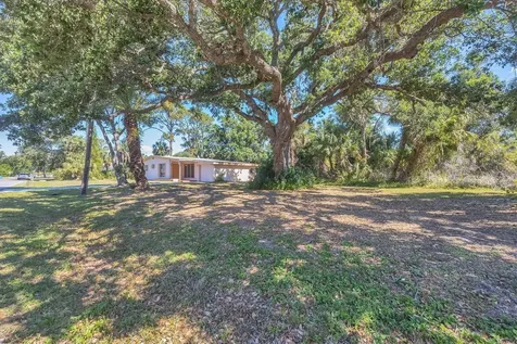 2538 Lakeshore Circle Port Charlotte FL 33952