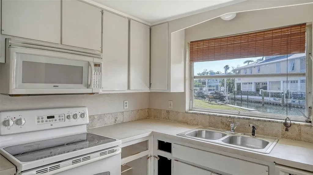 780 Jungle Queen Way Longboat Key FL 34228