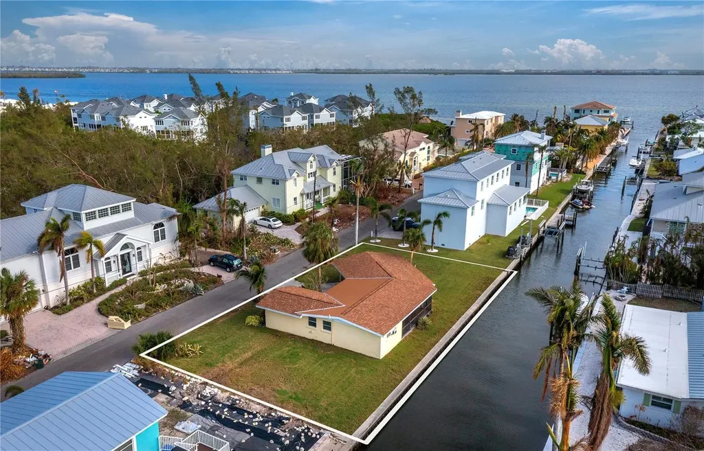780 Jungle Queen Way Longboat Key FL 34228