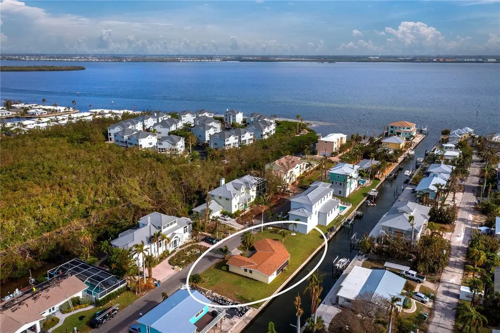 780 Jungle Queen Way Longboat Key FL 34228