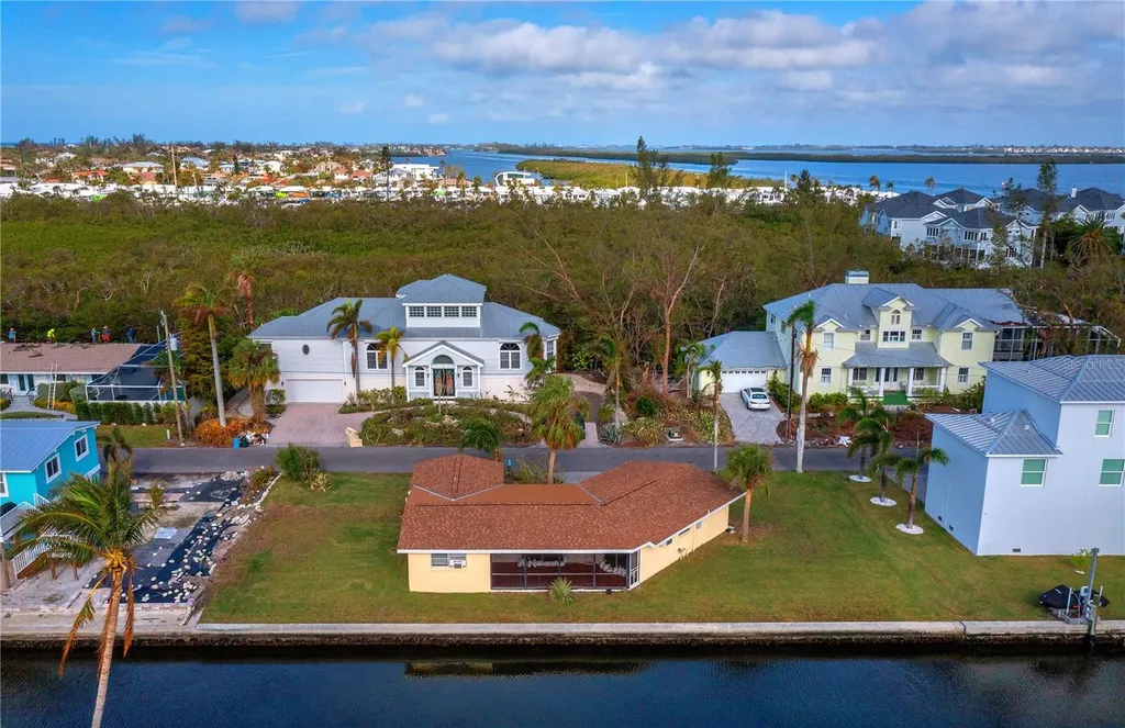 780 Jungle Queen Way Longboat Key FL 34228