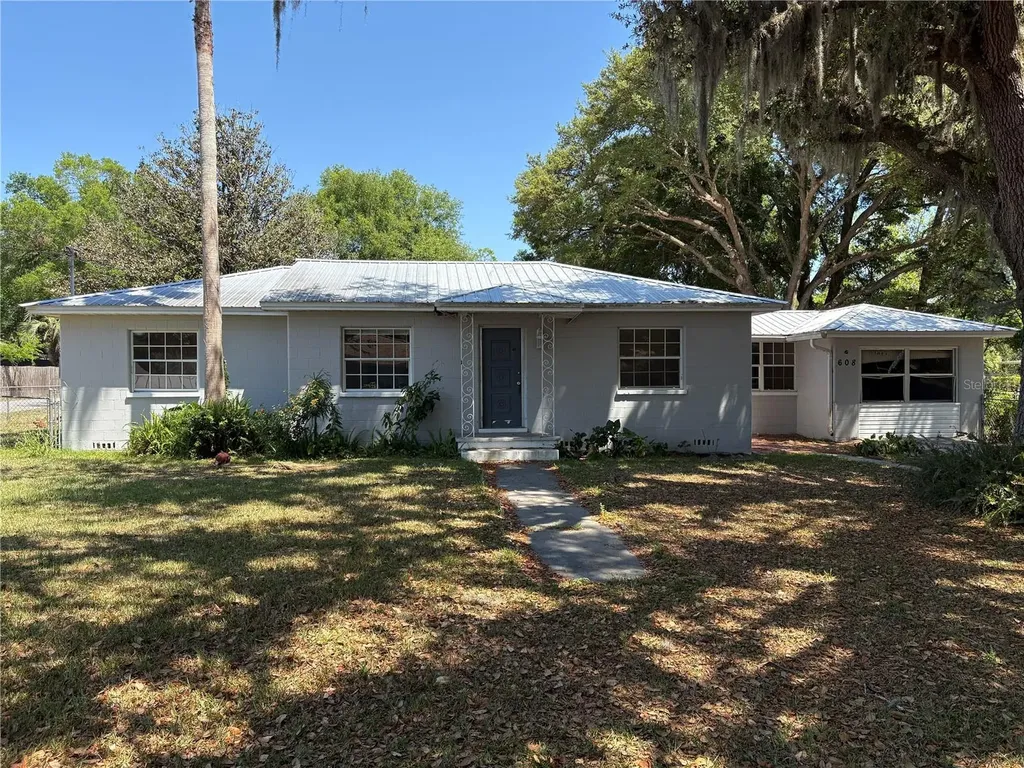 608 Gray Avenue Wildwood FL 34785
