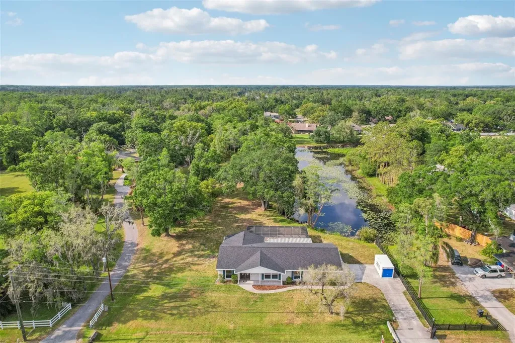 1226 Debuel Road Lutz FL 33549