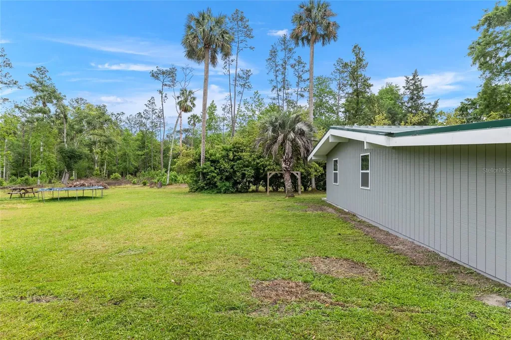 11065 NE 42nd Street Silver Springs FL 34488