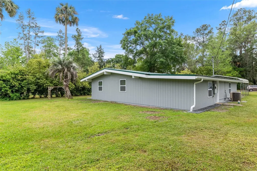 11065 NE 42nd Street Silver Springs FL 34488