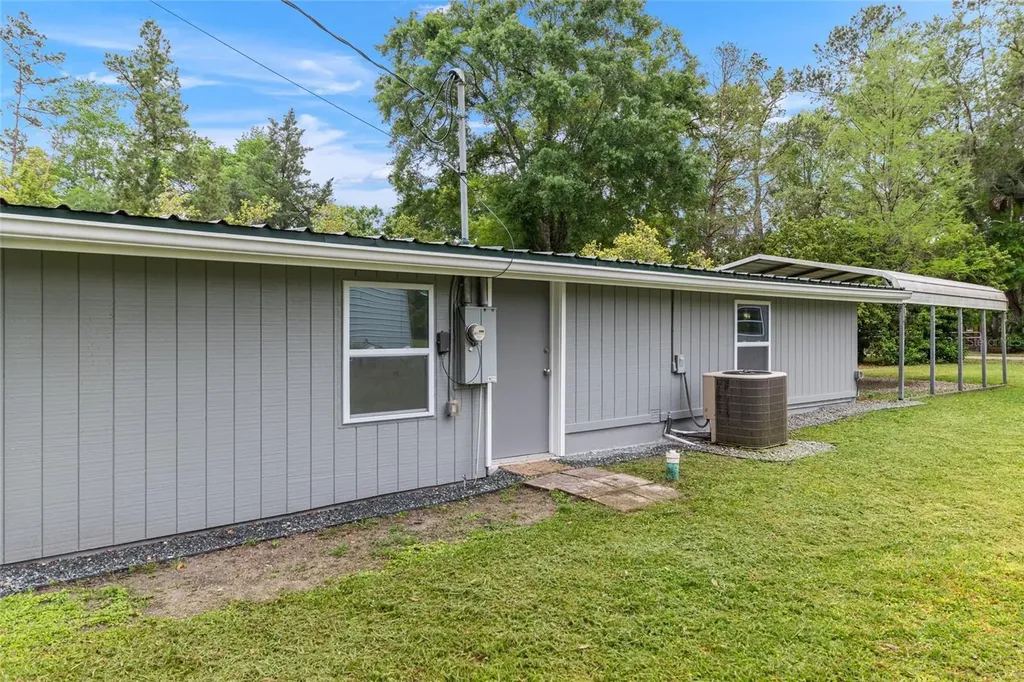 11065 NE 42nd Street Silver Springs FL 34488