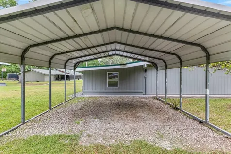 11065 NE 42nd Street Silver Springs FL 34488