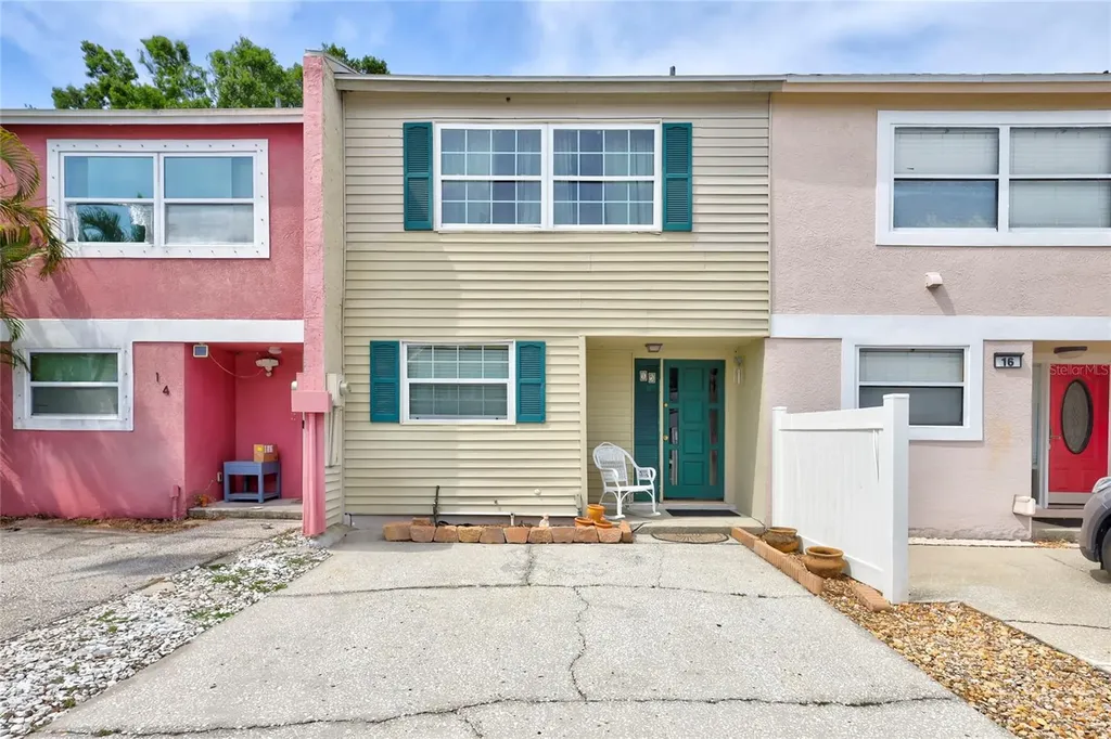 2811 S Pines Drive Largo FL 33771