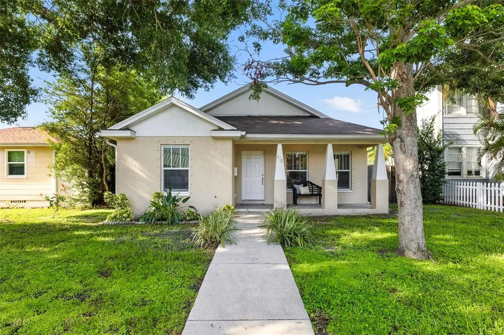 718 30th Avenue N St Petersburg FL 33704