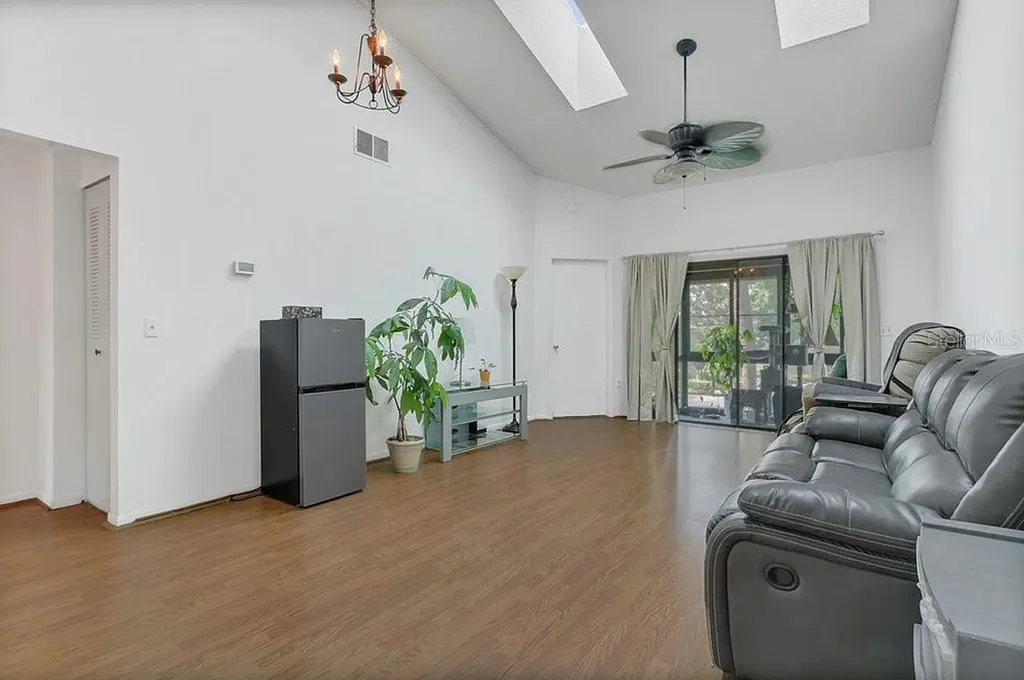 3106 S Semoran Boulevard Orlando FL 32822