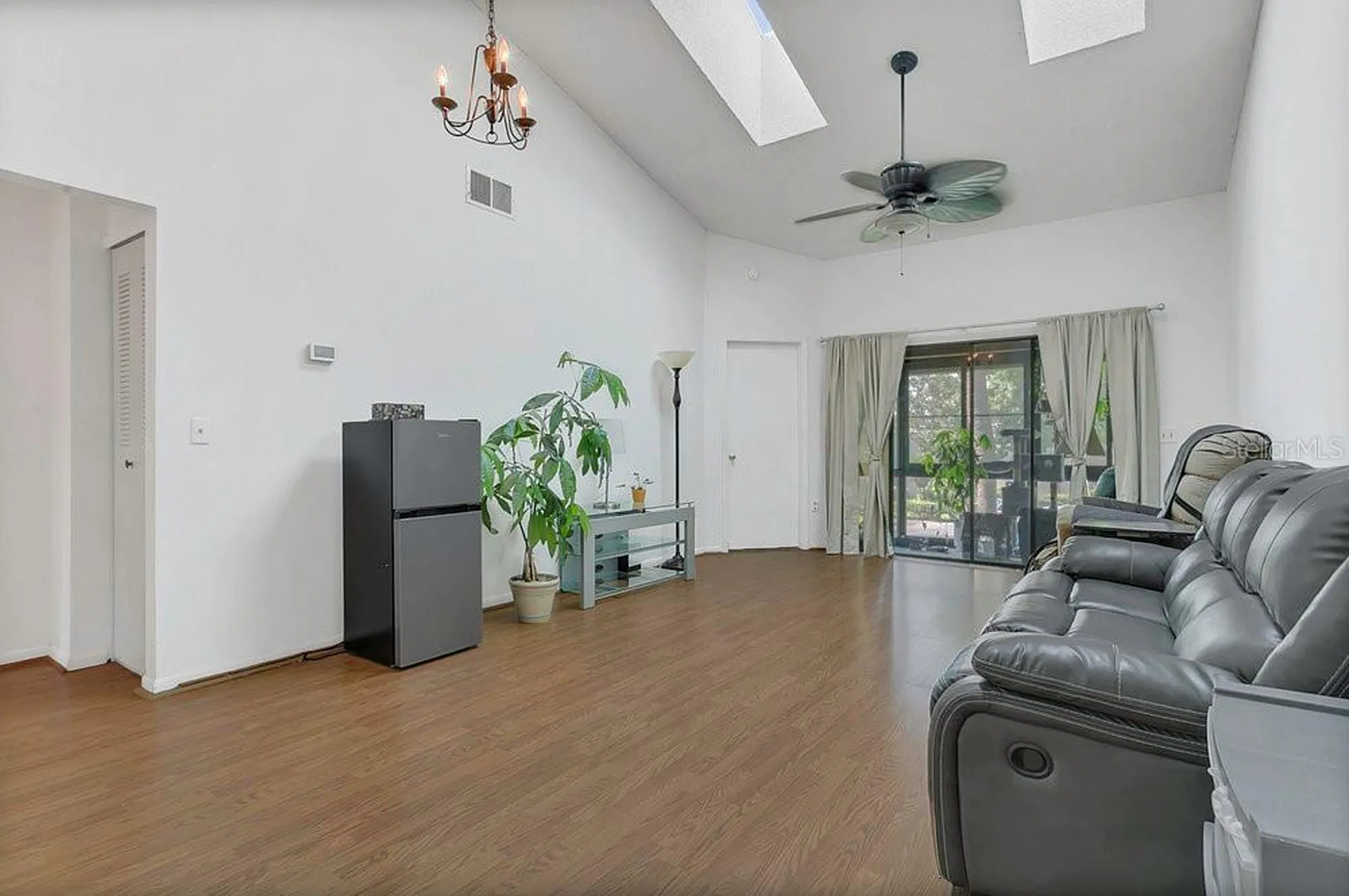 3106 S Semoran Boulevard Orlando FL 32822