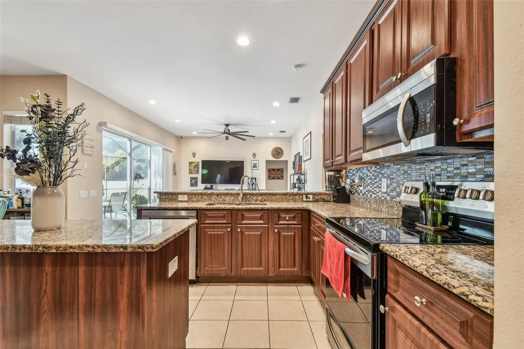 1939 Heartland Circle Valrico FL 33594