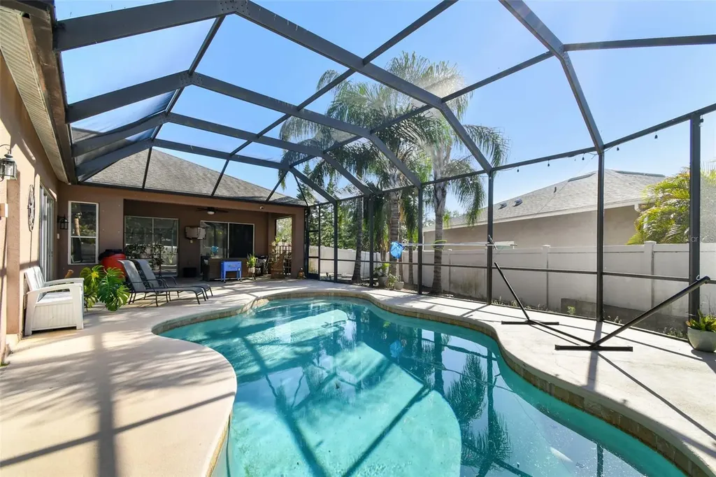 1939 Heartland Circle Valrico FL 33594