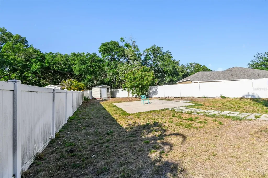 1939 Heartland Circle Valrico FL 33594