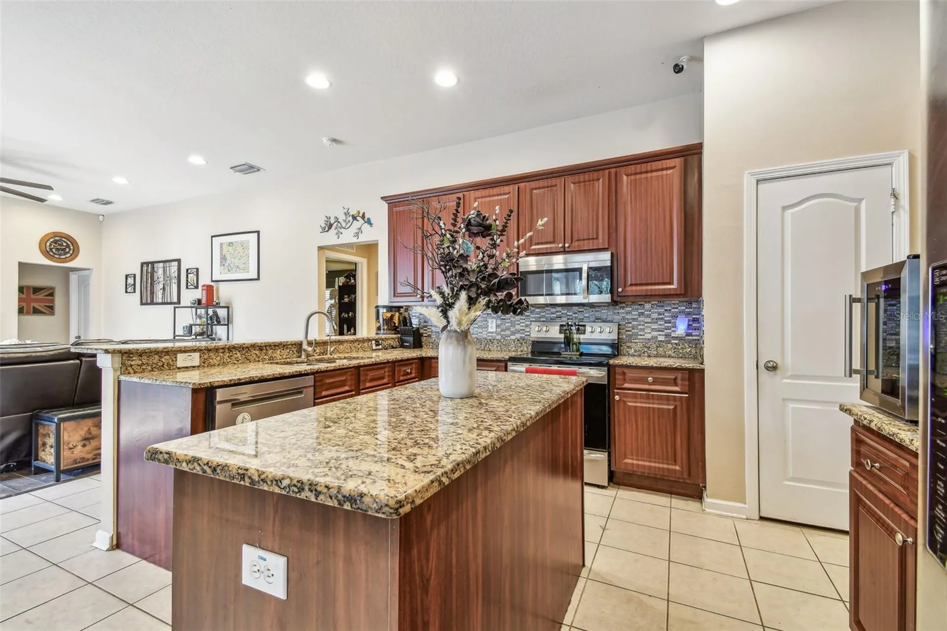 1939 Heartland Circle Valrico FL 33594
