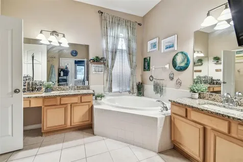 1939 Heartland Circle Valrico FL 33594