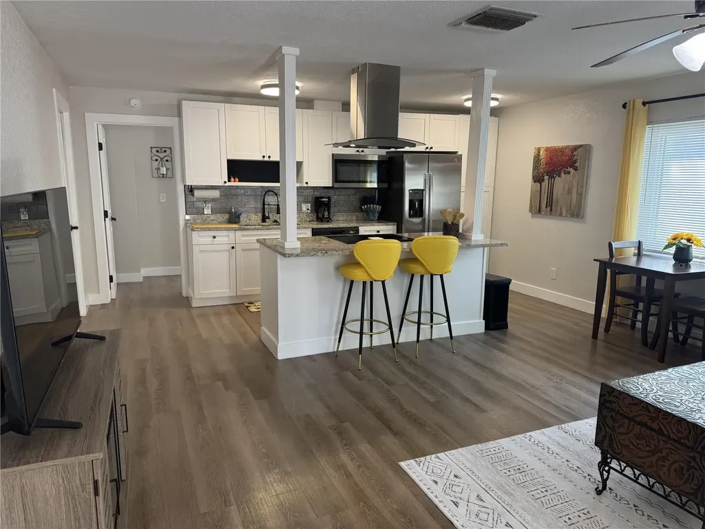 418 40th Avenue S St Petersburg FL 33705