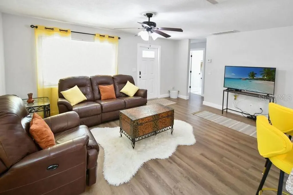 418 40th Avenue S St Petersburg FL 33705