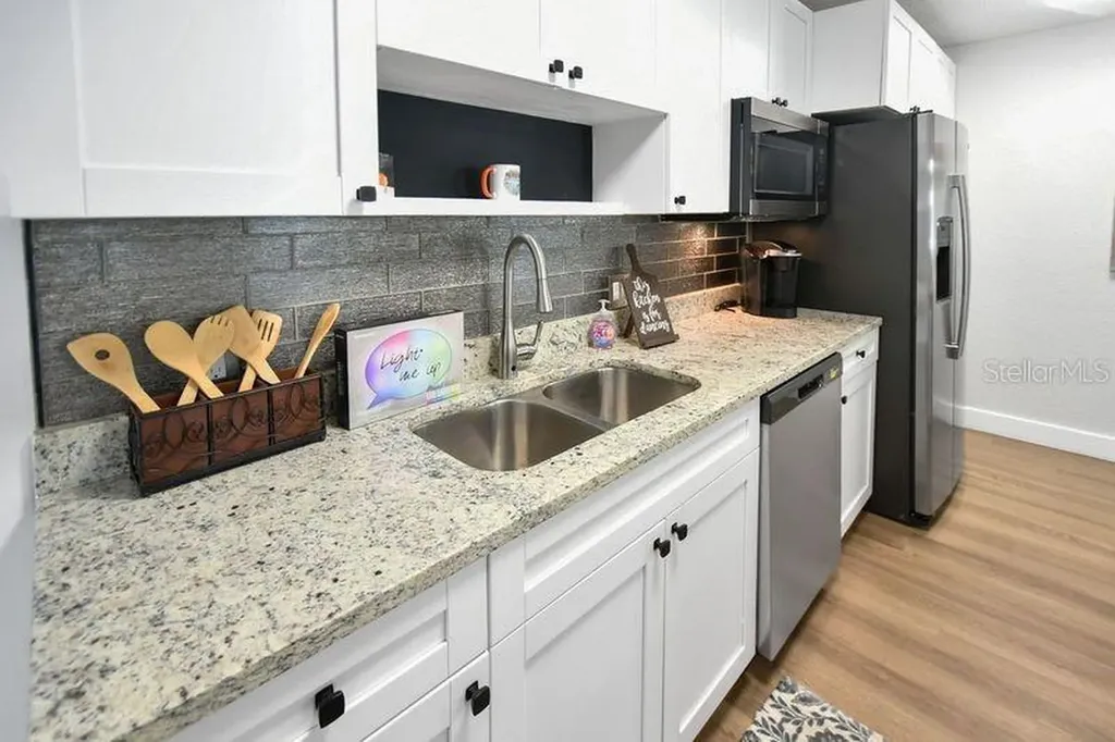 418 40th Avenue S St Petersburg FL 33705