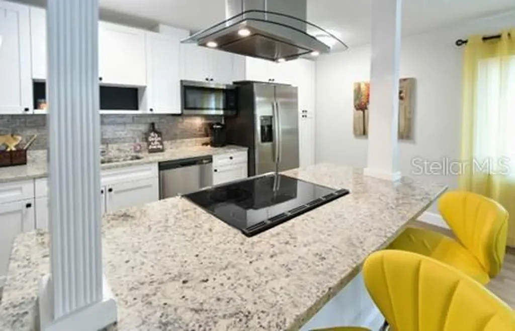 418 40th Avenue S St Petersburg FL 33705