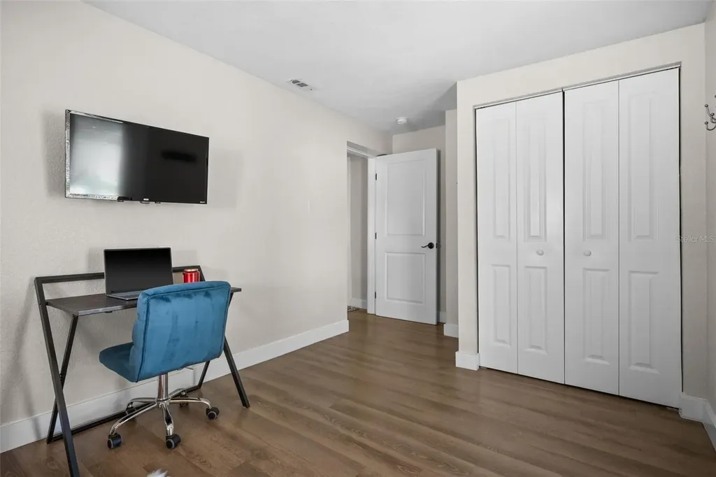 418 40th Avenue S St Petersburg FL 33705