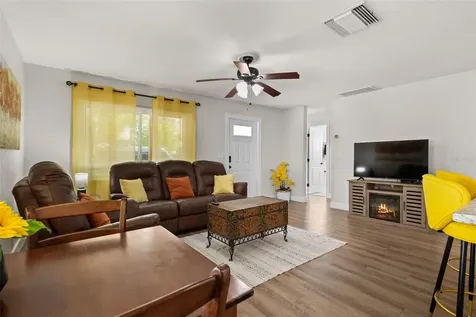 418 40th Avenue S St Petersburg FL 33705
