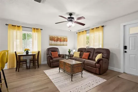 418 40th Avenue S St Petersburg FL 33705