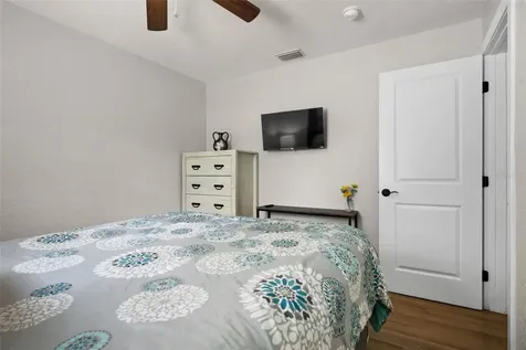 418 40th Avenue S St Petersburg FL 33705