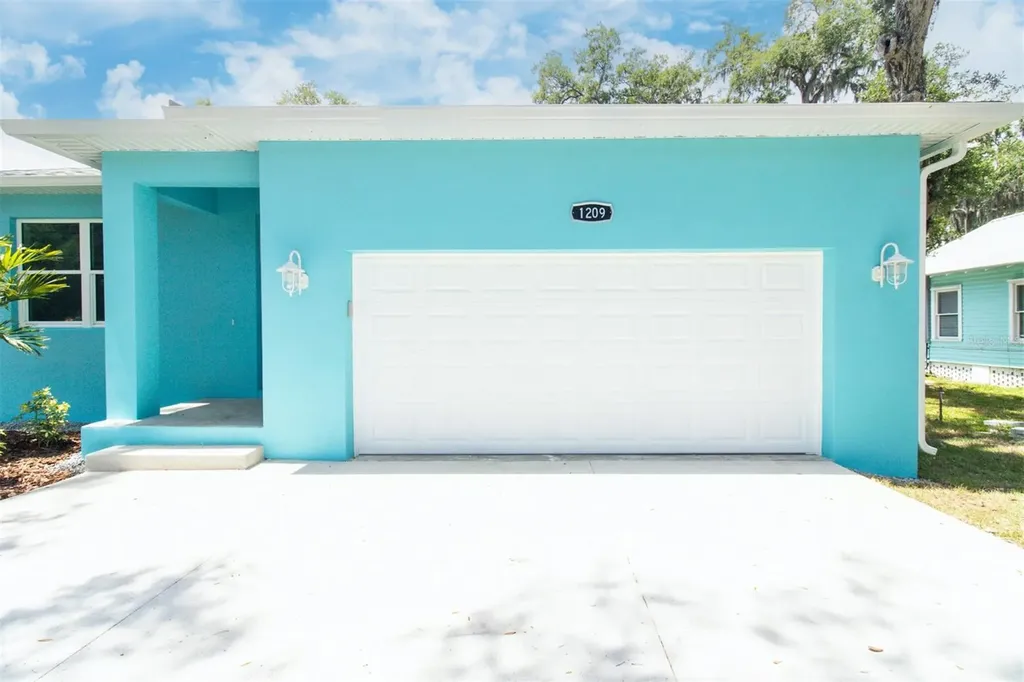 1209 Palmetto Street New Smyrna Beach FL 32168