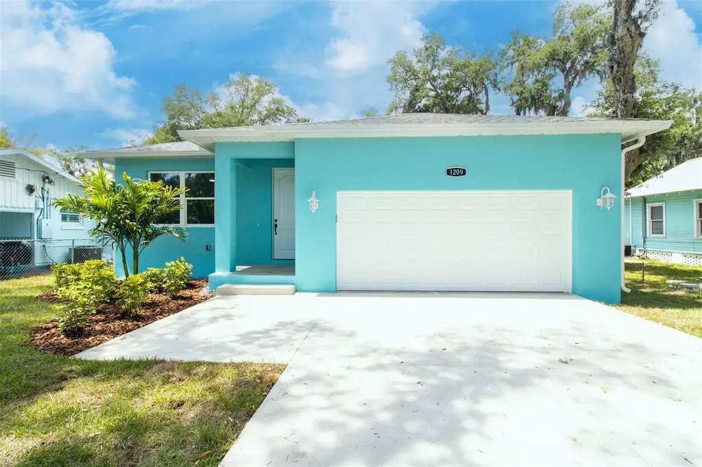 1209 Palmetto Street New Smyrna Beach FL 32168