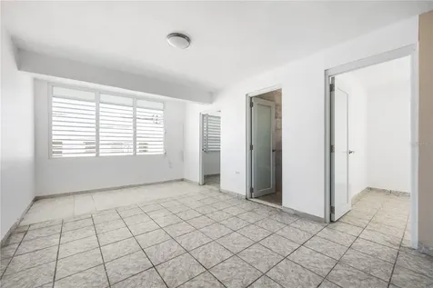 21 Eduardo Conde San Juan PR 00915