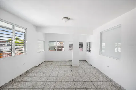 21 Eduardo Conde San Juan PR 00915