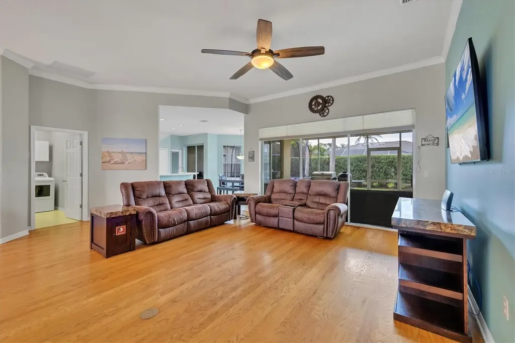 5106 Far Oak Circle Sarasota FL 34238