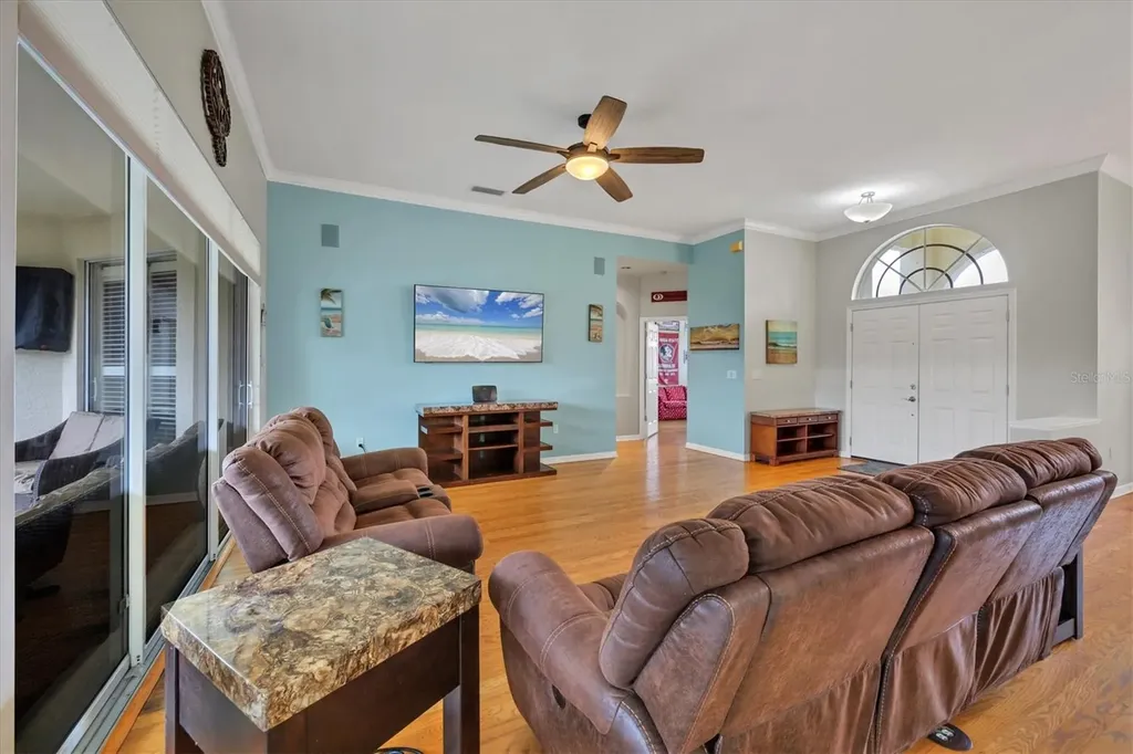 5106 Far Oak Circle Sarasota FL 34238