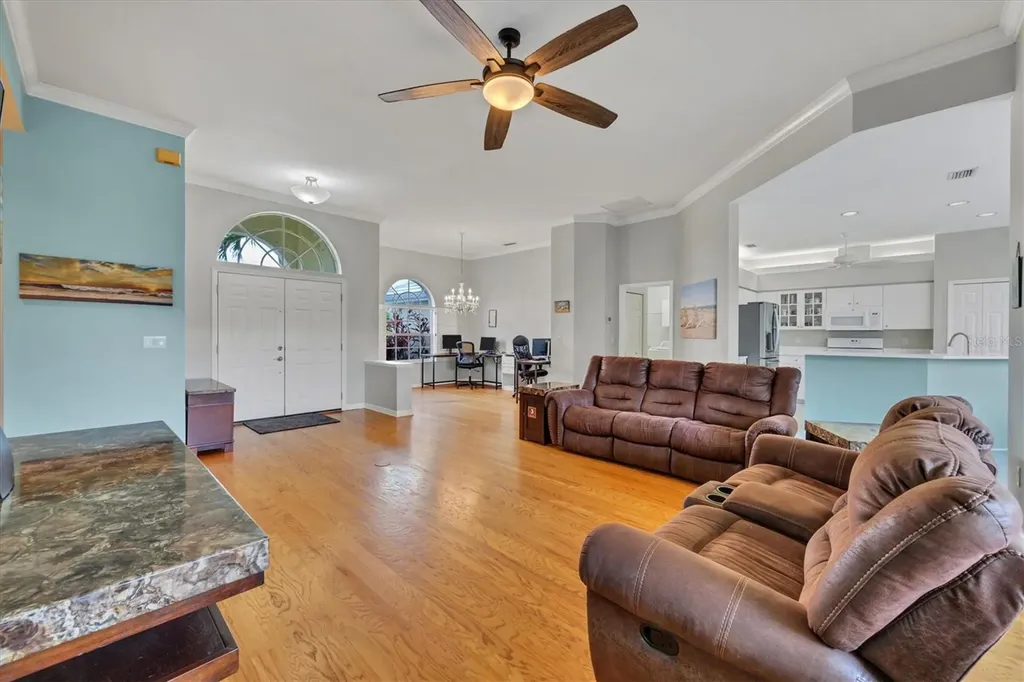 5106 Far Oak Circle Sarasota FL 34238