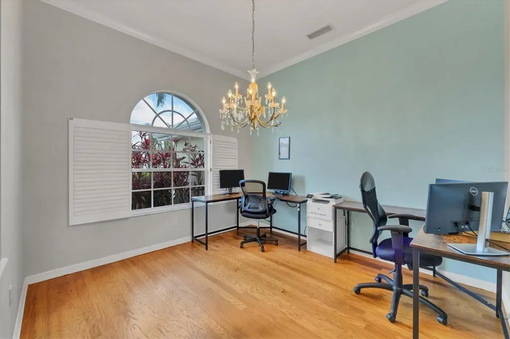 5106 Far Oak Circle Sarasota FL 34238