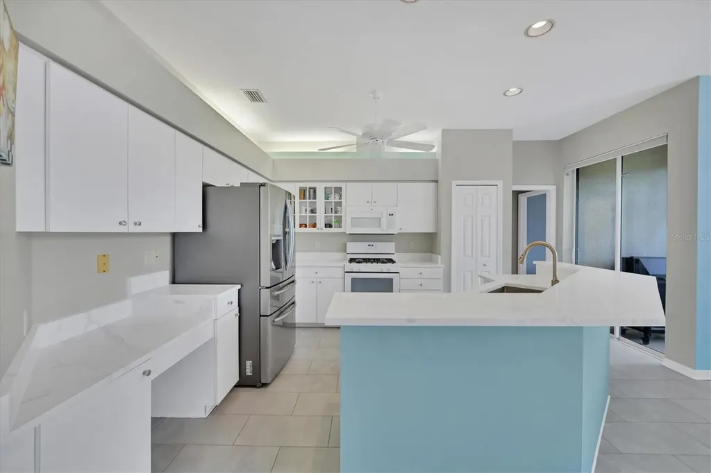 5106 Far Oak Circle Sarasota FL 34238